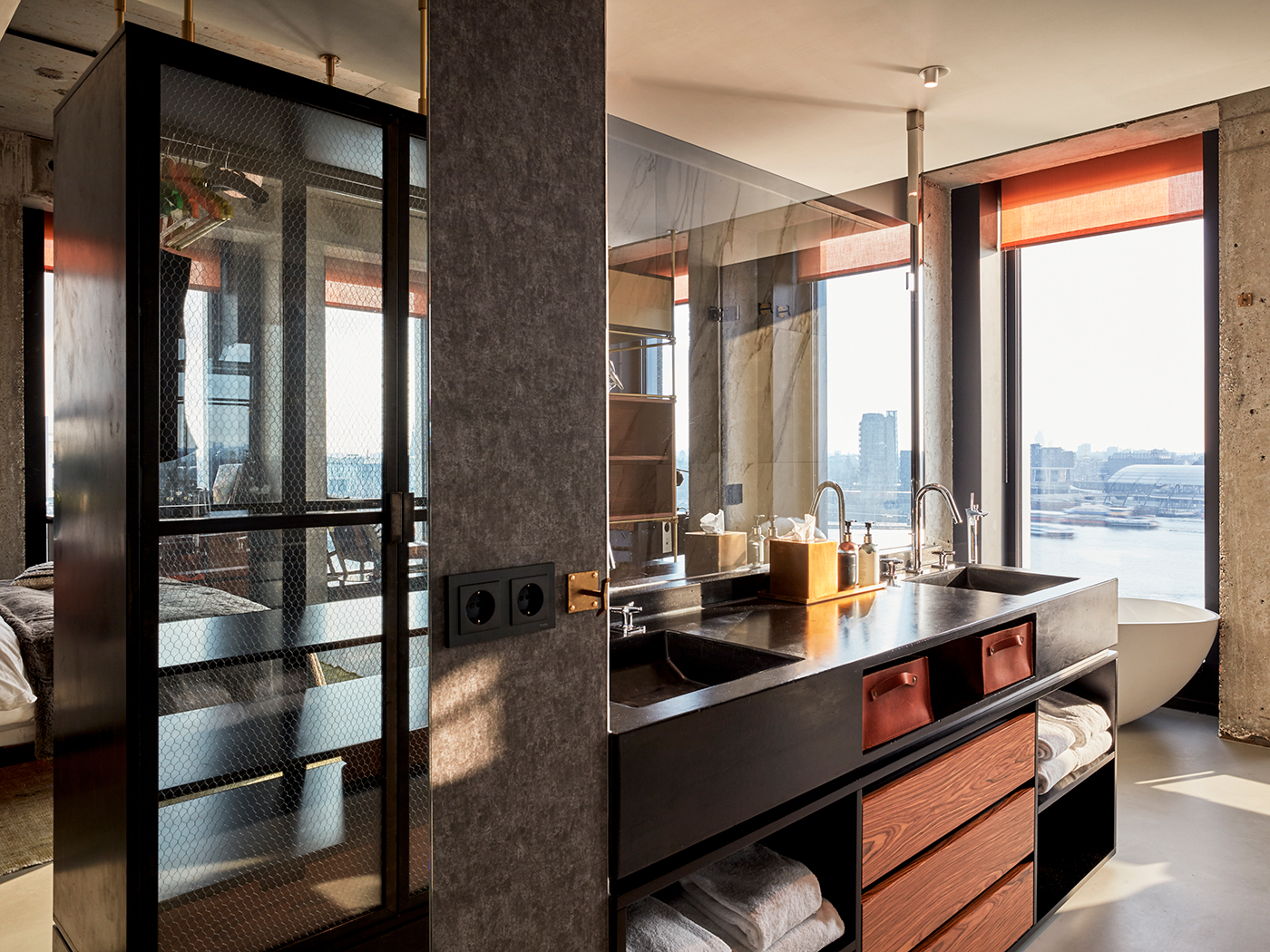 Sir Adam Sir Suite V3 R 5