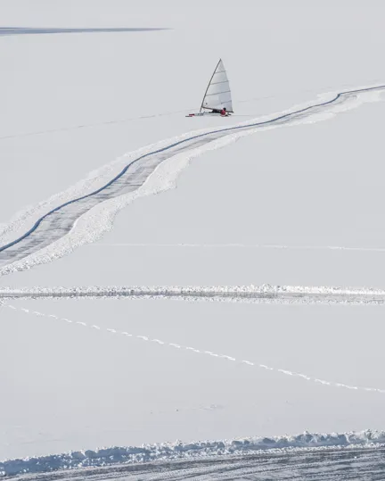 003 Hotel Galery69 Neighborhood Lake Surfing By Winter