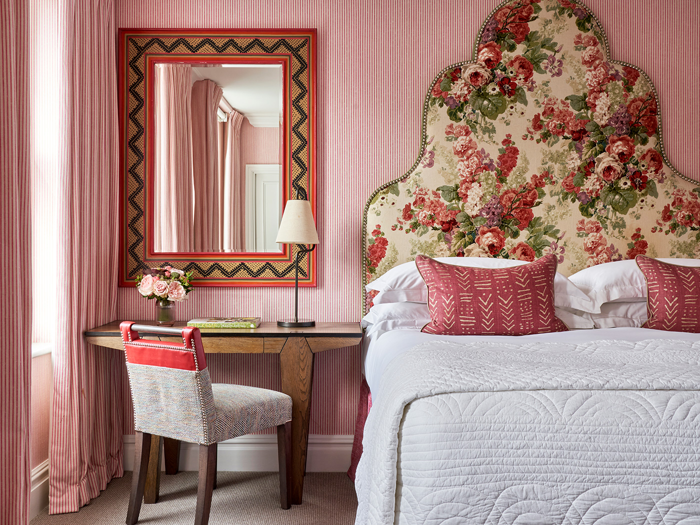 Number Sixteen Deluxe Room R V2 04