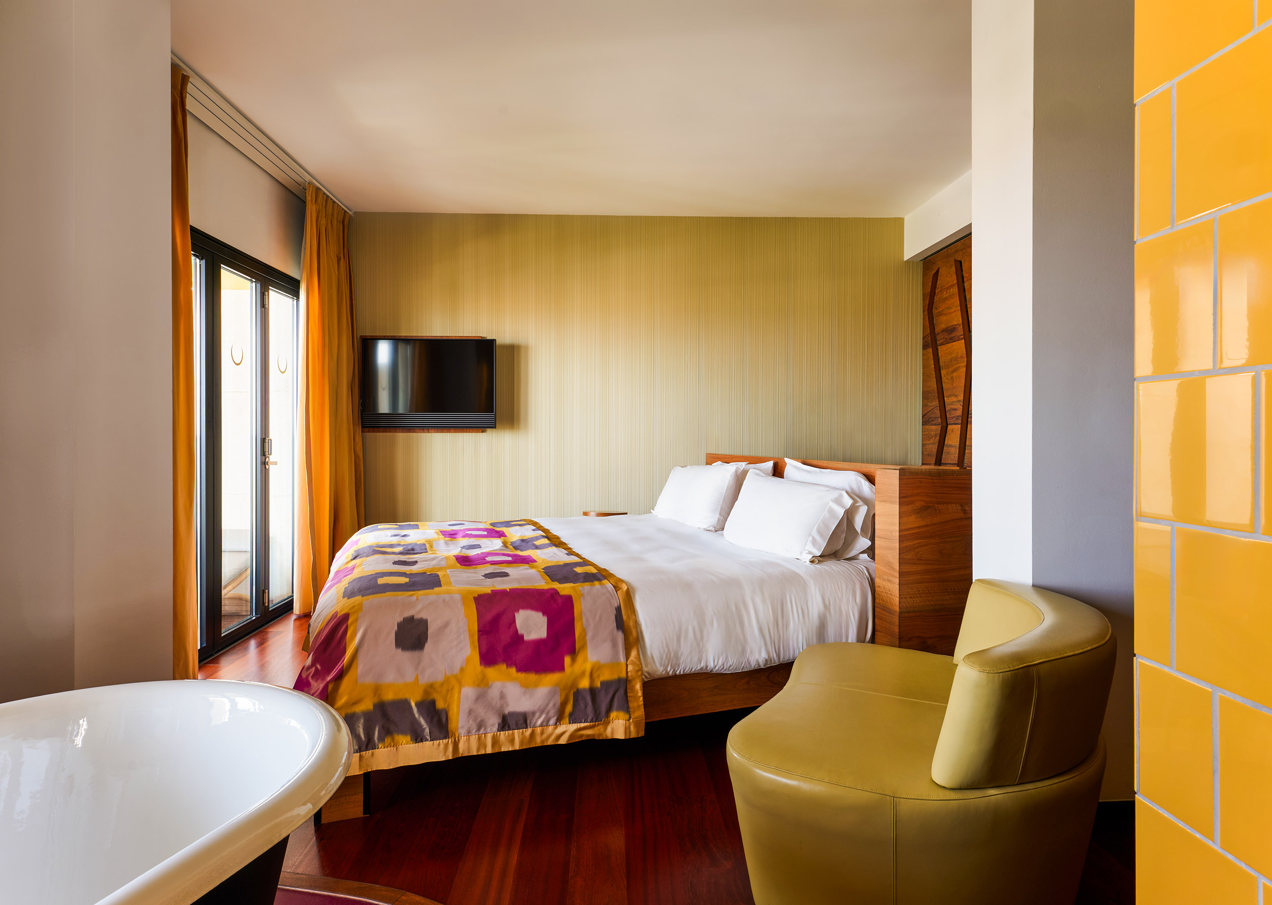 G 10 Bohemia Suites And Spa