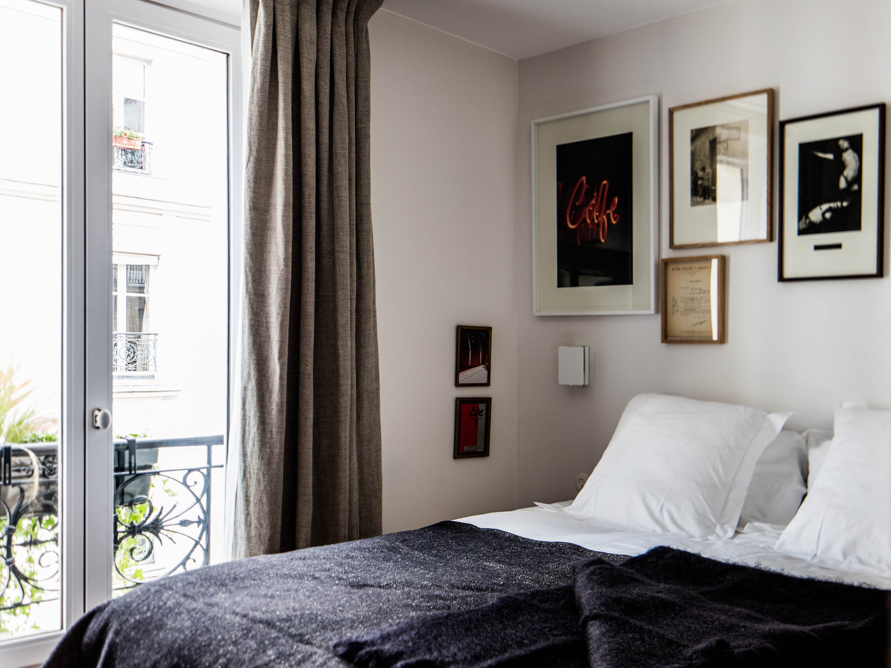 Le Pigalle Room 15 R 2