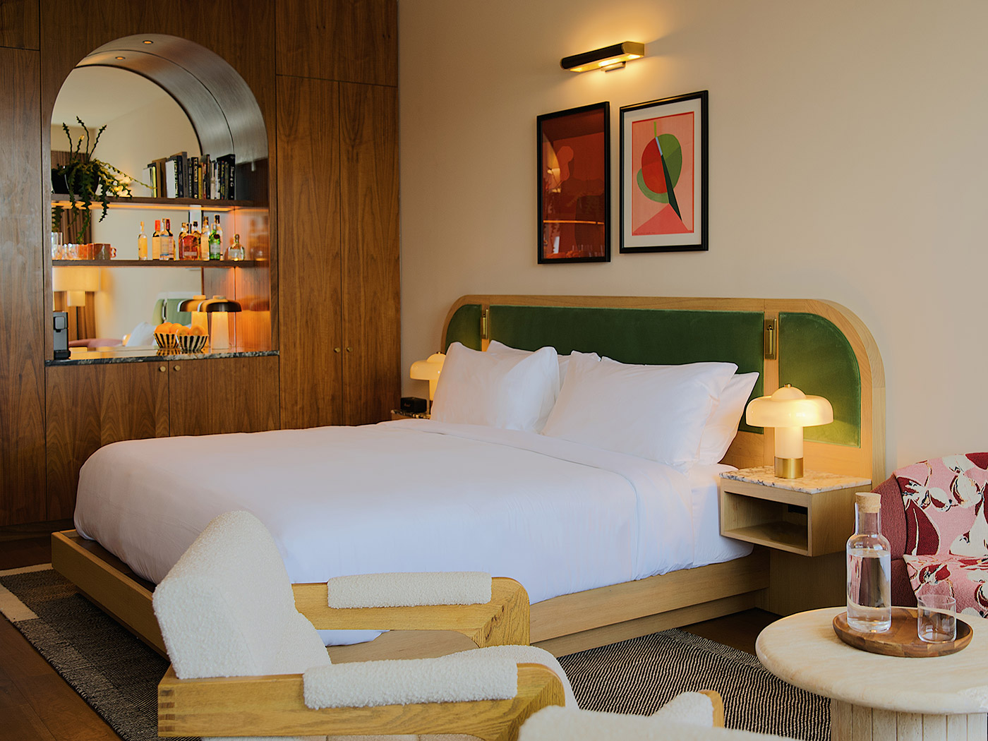 Municipal Grand King Suite Tub ADA R 02