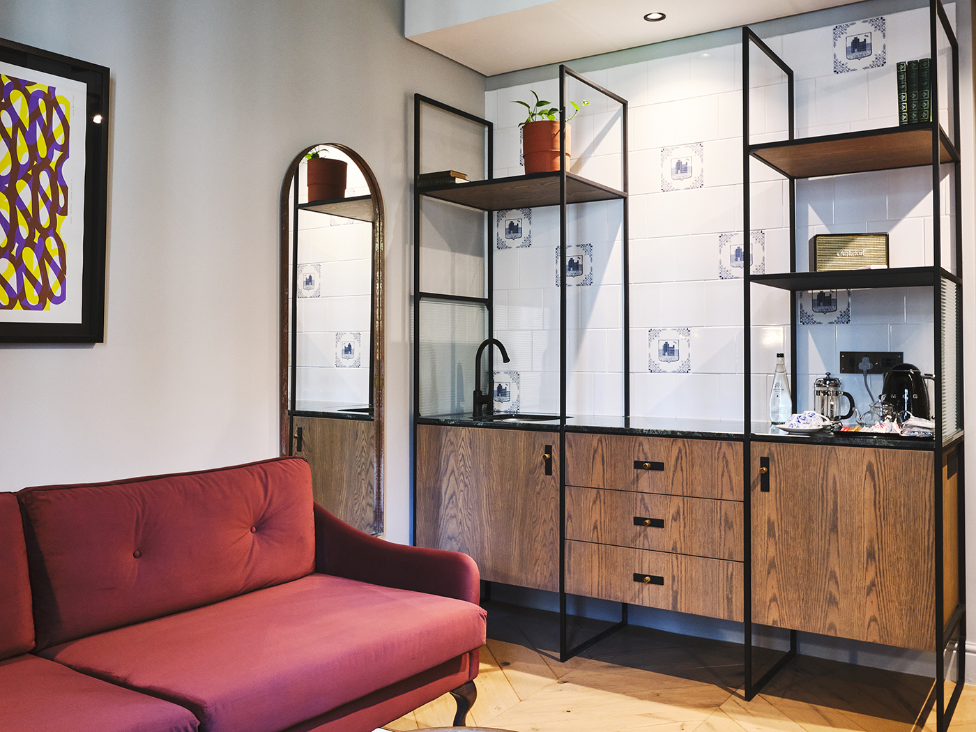 Gorgeous George One Bedroom Suite R 05