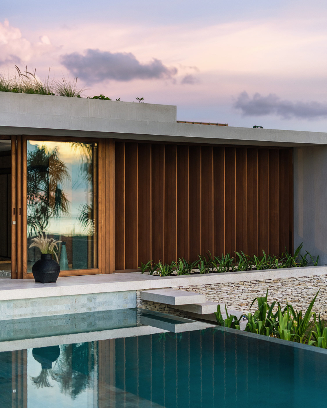 08 Romantic Getaways