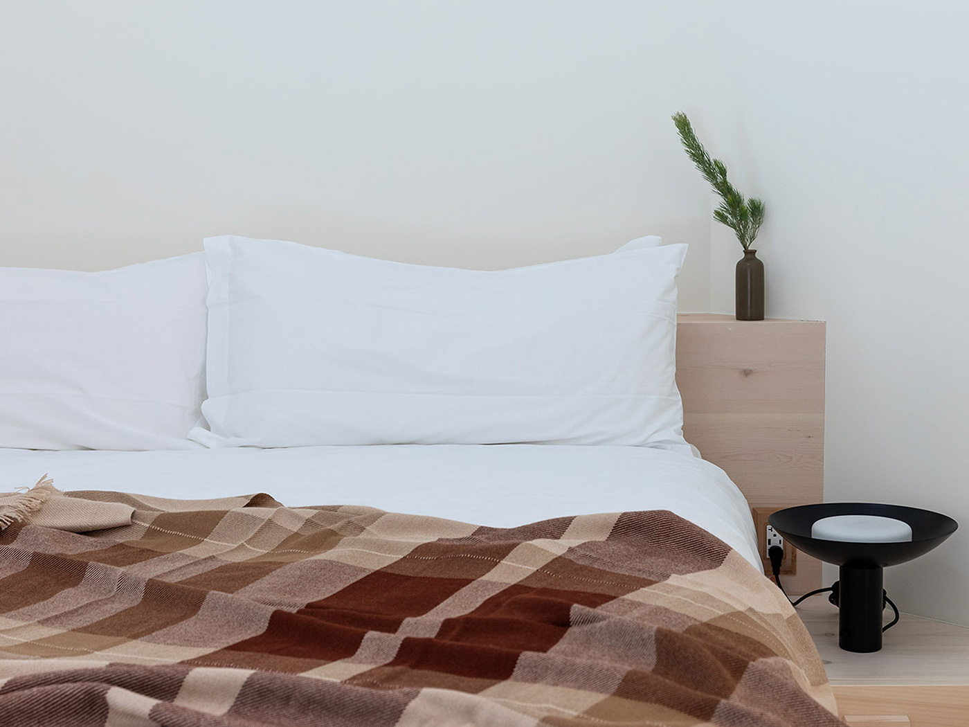 Scribners Catskill Lodge Standard Round R 05