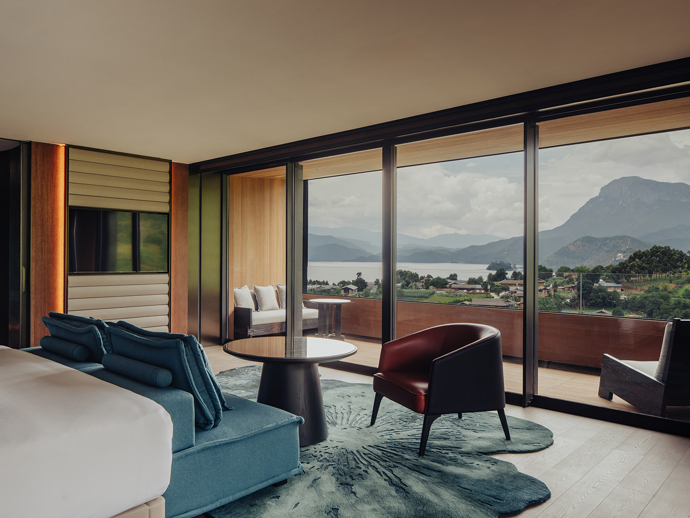 Arcadia Place Lugu Lake Deluxe Lake View Suite R 01