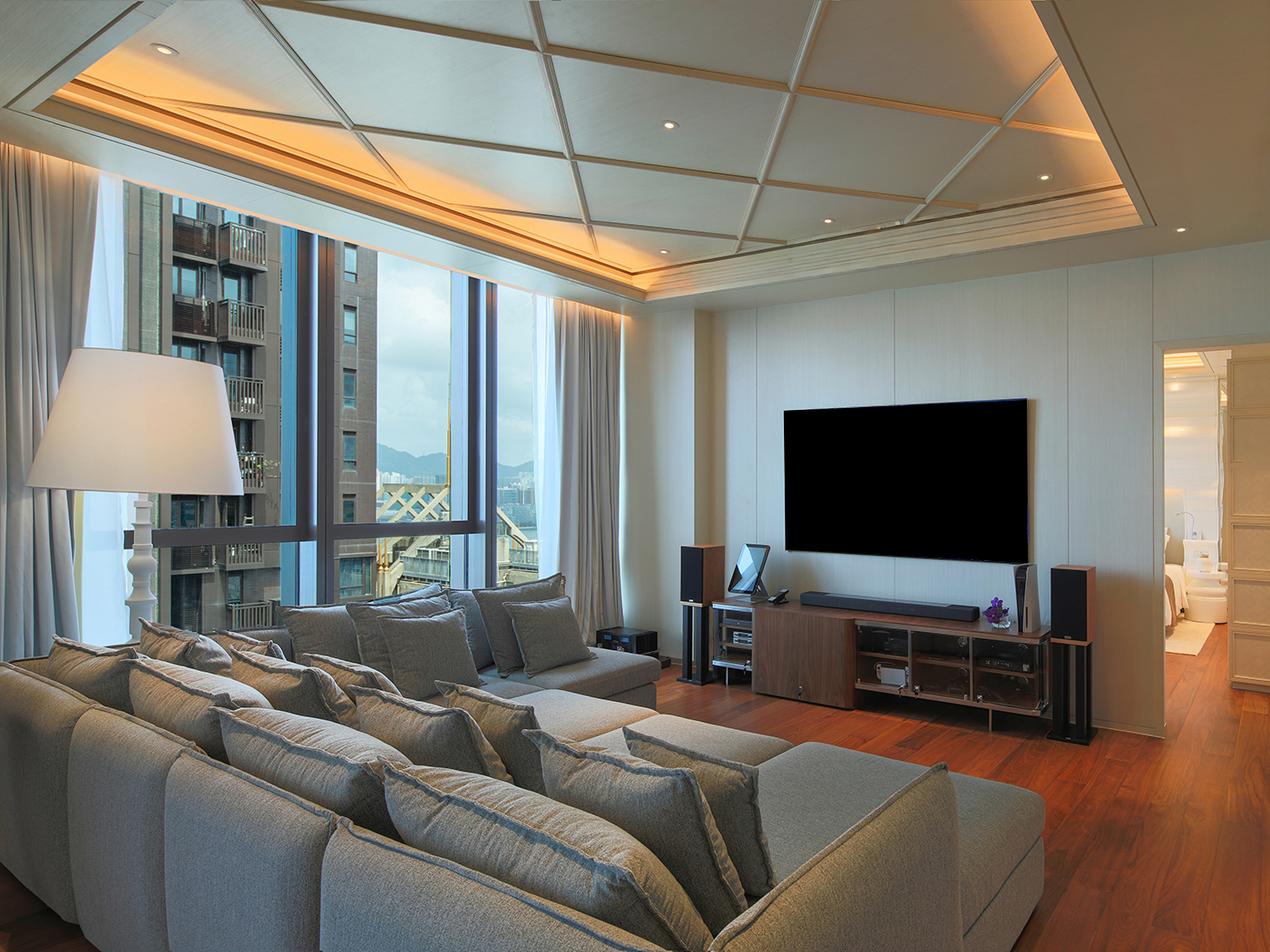 Mira Moon Penthouse Suite R 04