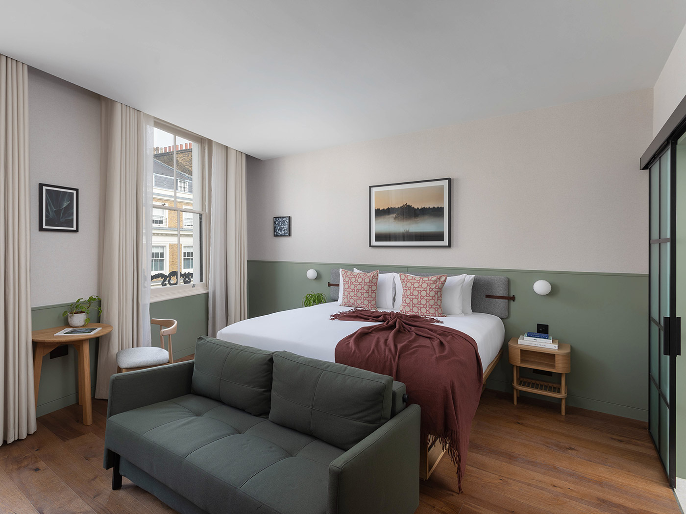 Inhabit Queens Gardens Super Roomy R 04