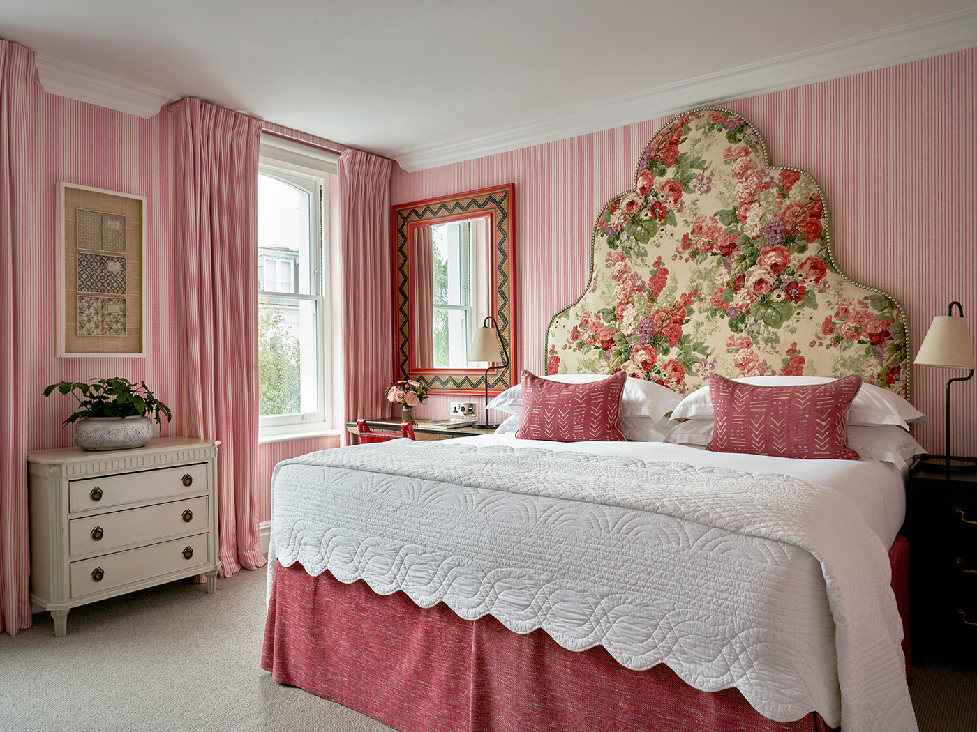 Number Sixteen Deluxe Room R V2 05