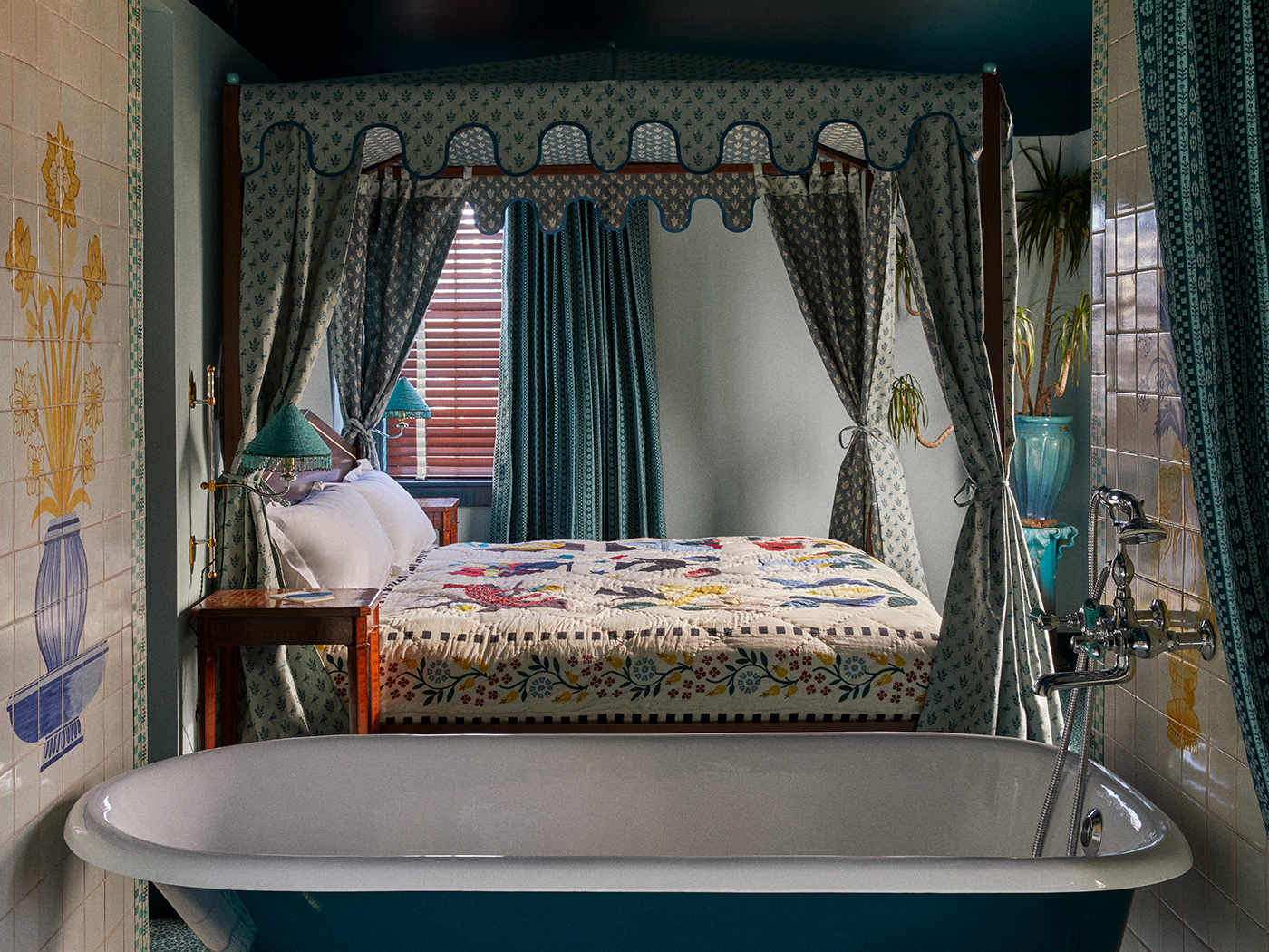 Hotel Ulysses Our Lady Of The Flowers R 01