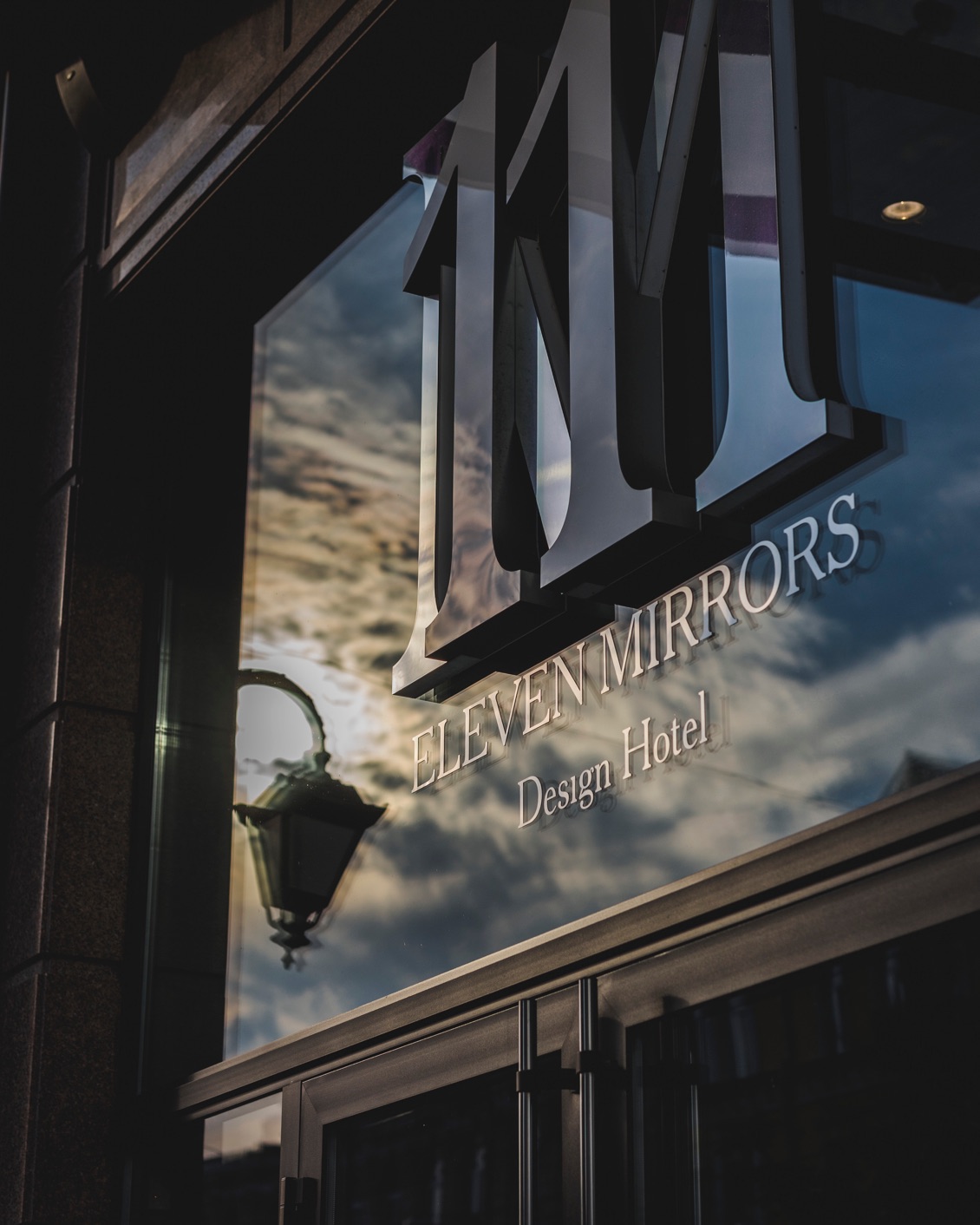 002 11Mirrors Entrance