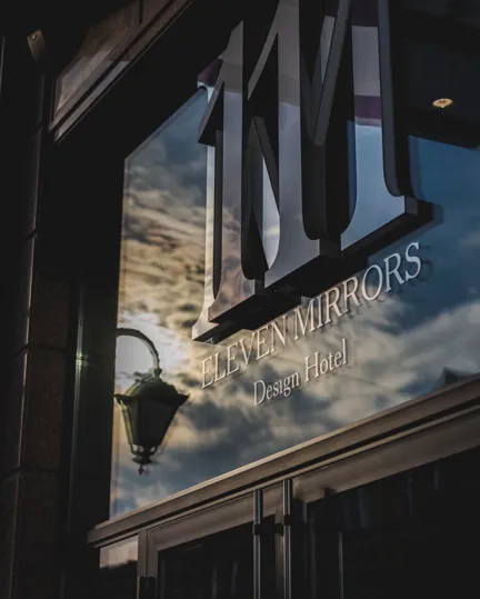 002 11Mirrors Entrance