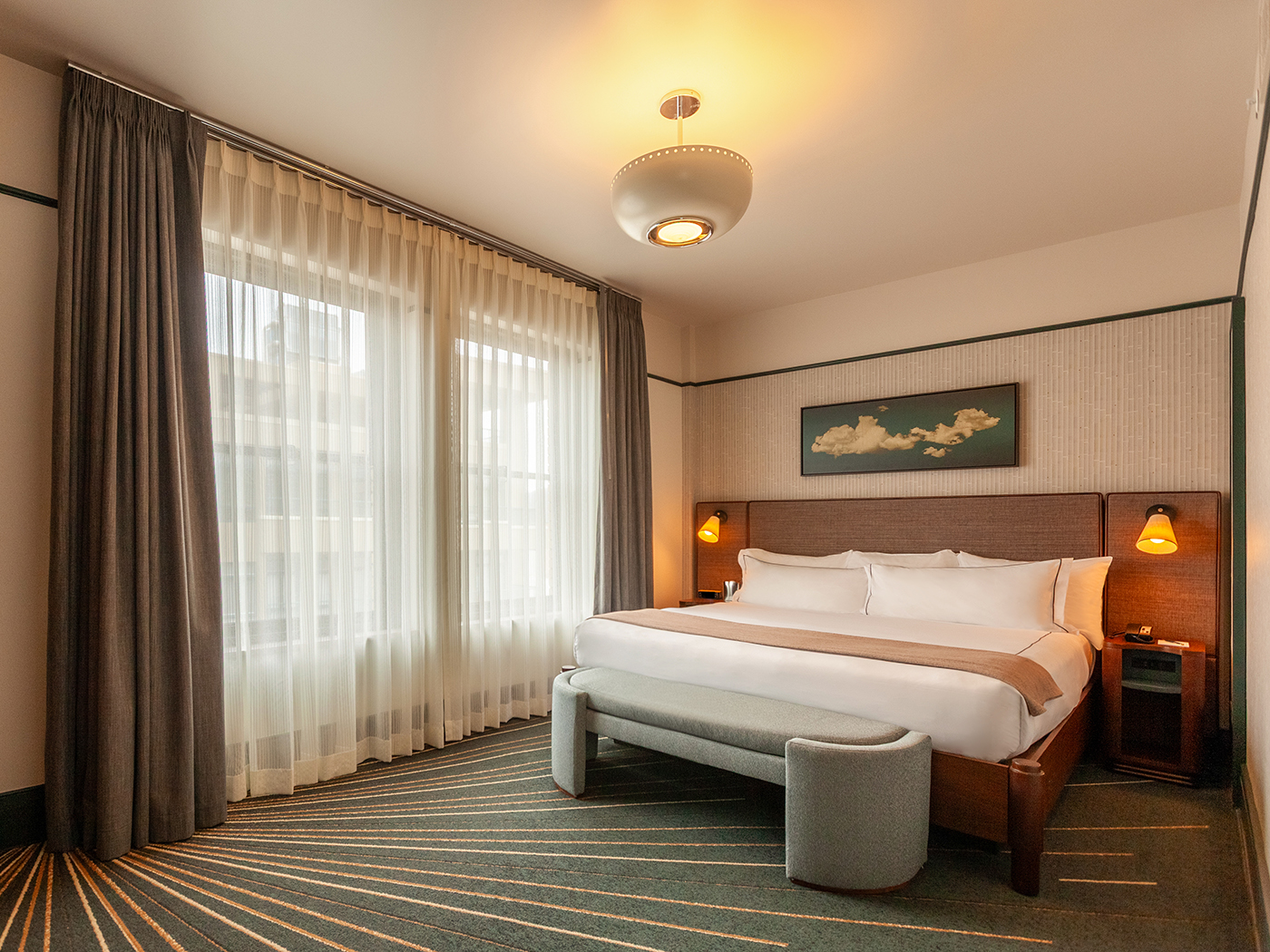 The Flat Iron Hotel Premium King Suite R 01