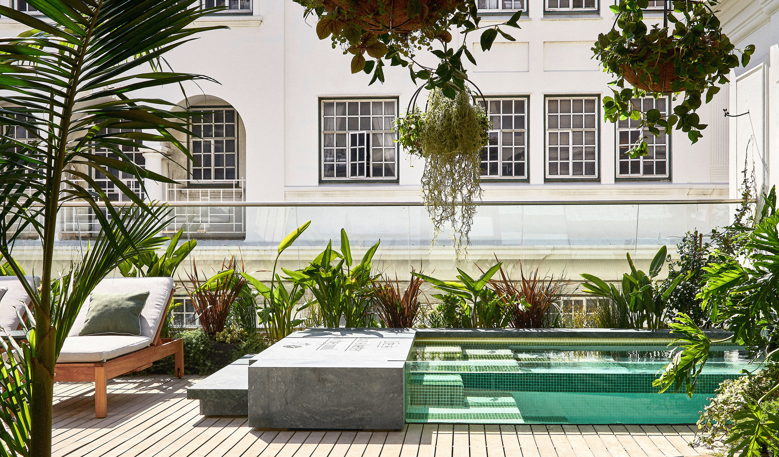 G 04 Gorgeous George