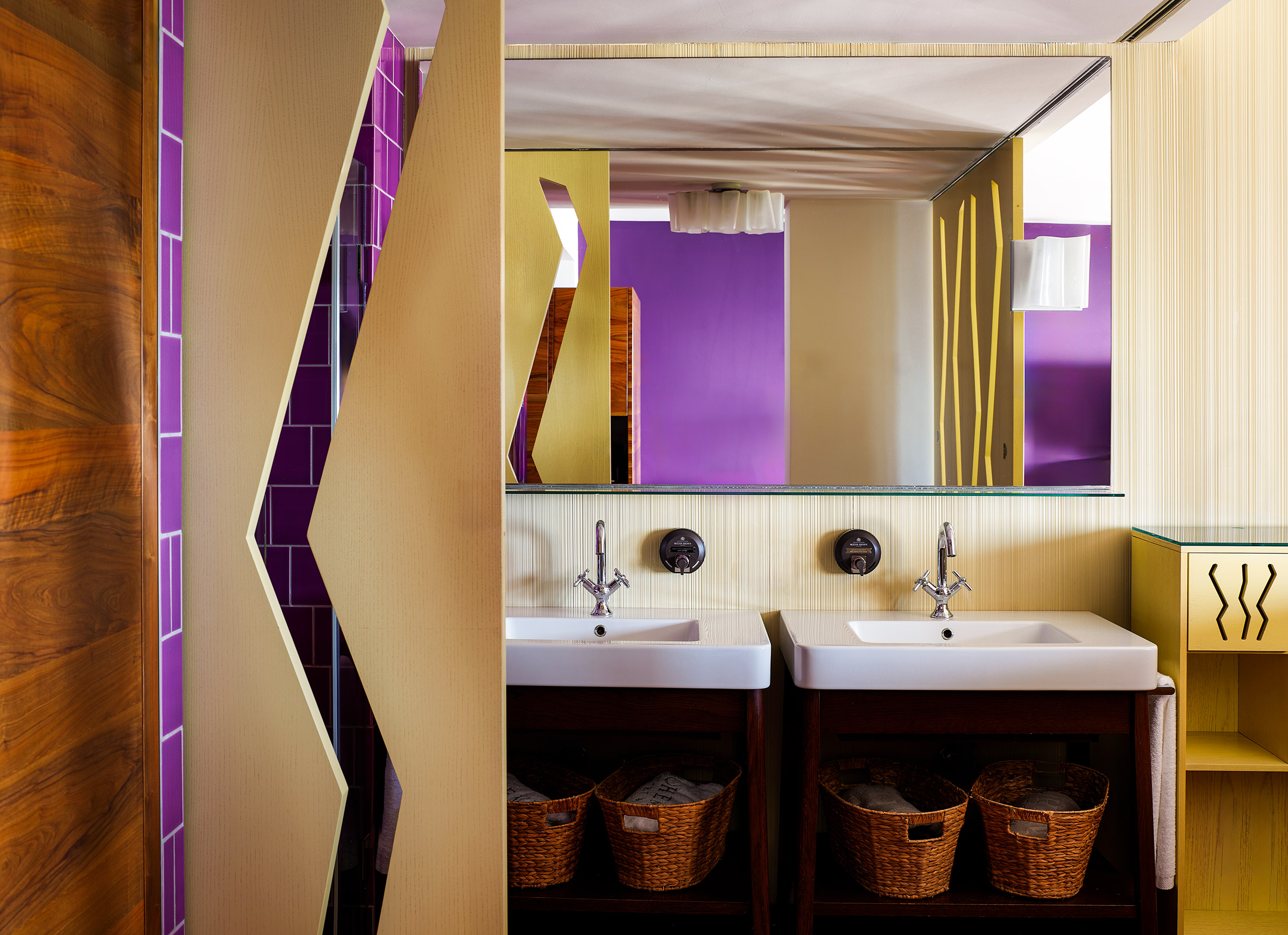 G 16 Bohemia Suites And Spa