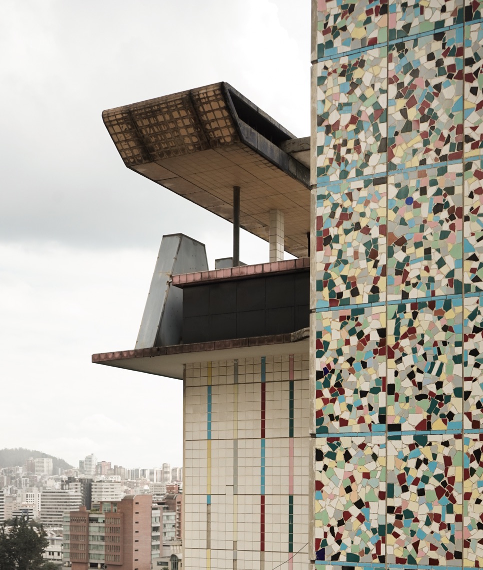 006 BP Quito 20Th Architecture