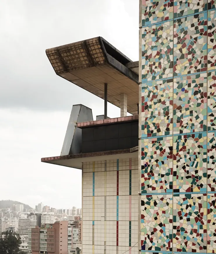 006 BP Quito 20Th Architecture