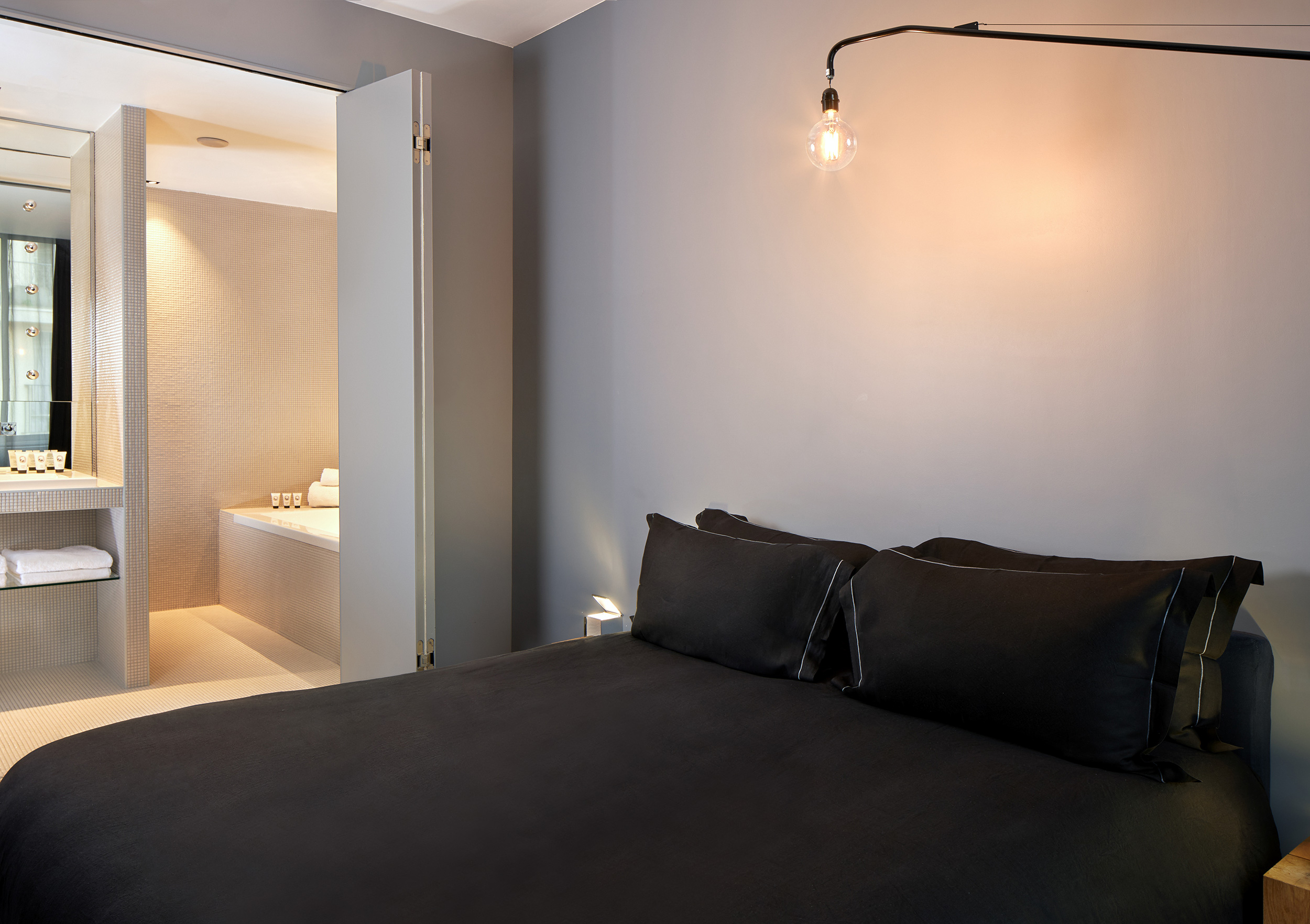 G 23 La Maison Champ Elysees