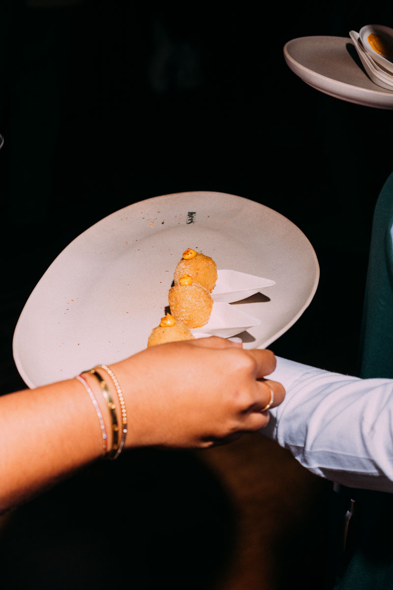 DH SALES24 S Singapore TP 14