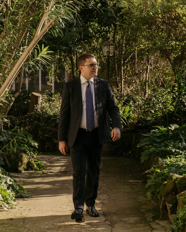 006 Elizabeth Unique Hotel Vittorio Curatella Walking