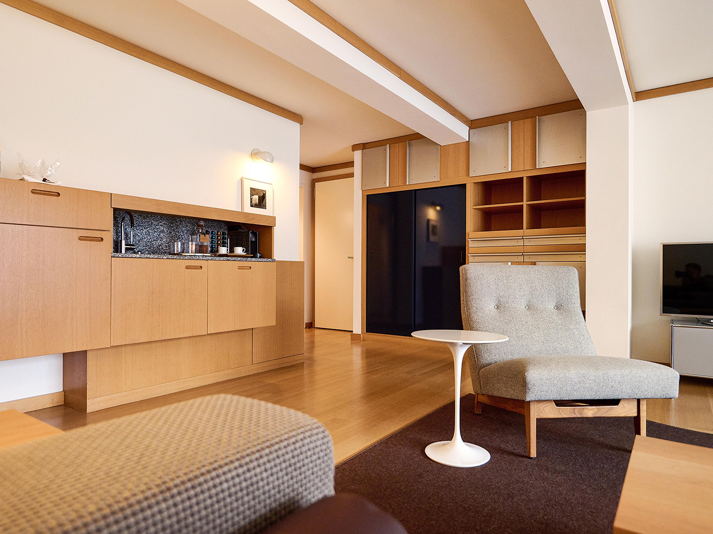 The Omnia Suite Corner V2 R 06