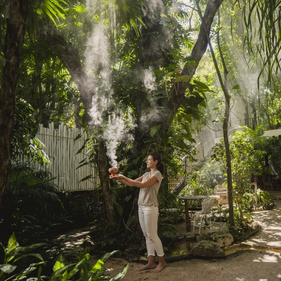 Conscious Eye On – Hotel La Semilla 01