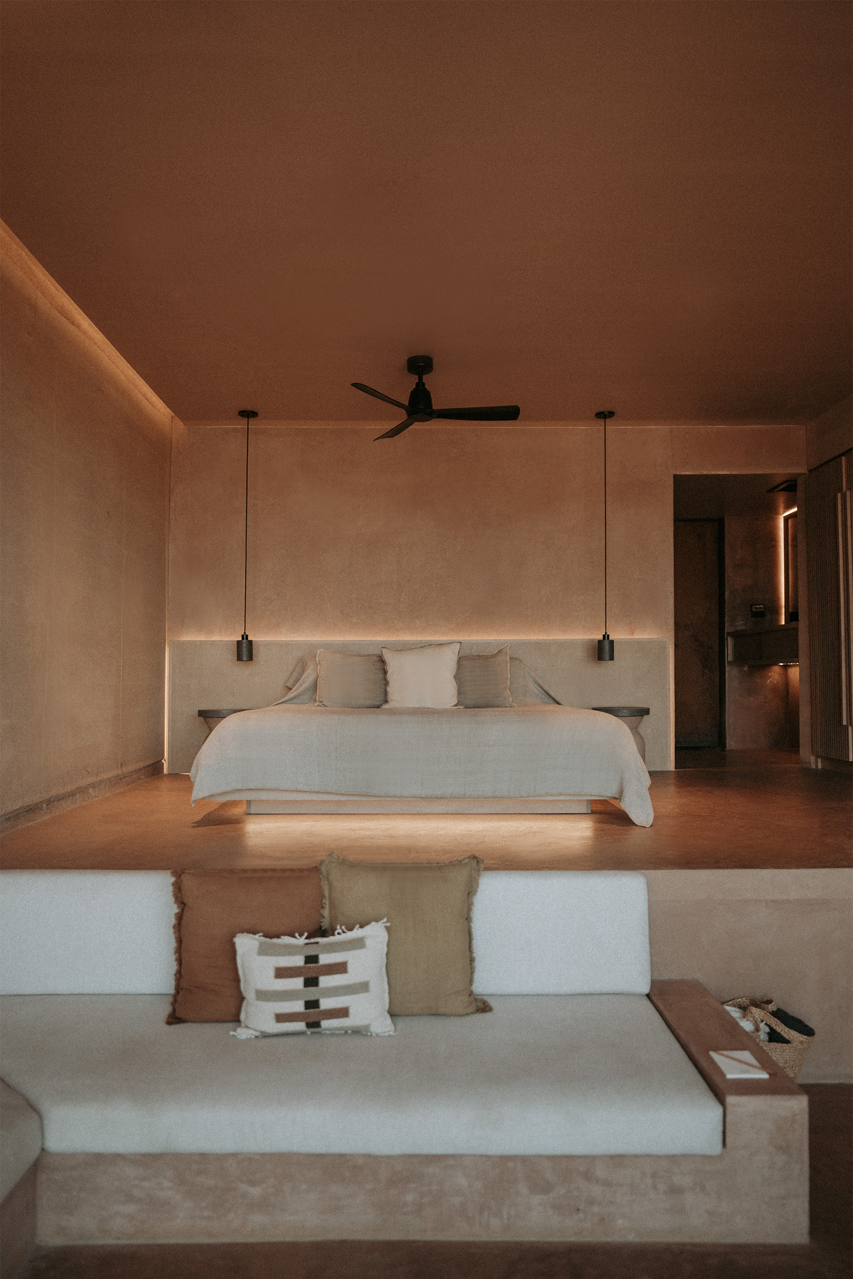 G 09 Mira Earth Studios Mexico