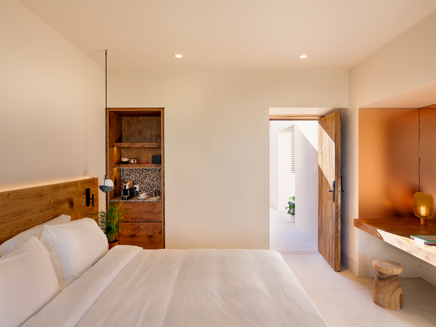 Nous Santorini Superior V3 R 01