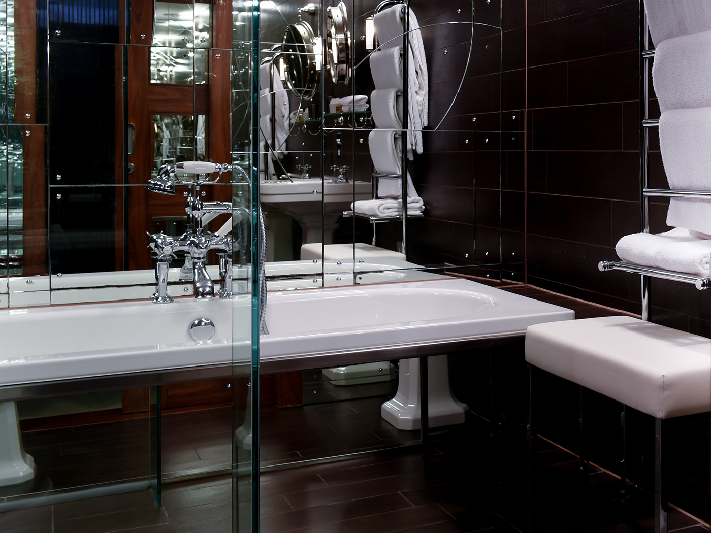 Boundary Tang Suite R 4