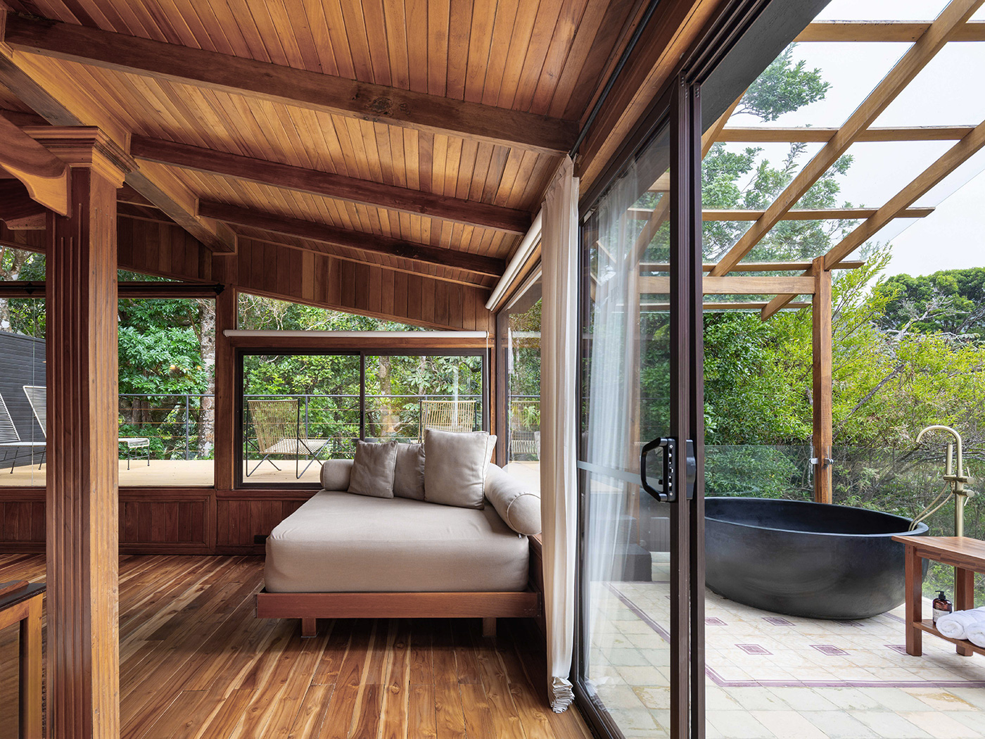 Hotel Belmar Canopy Room R 04