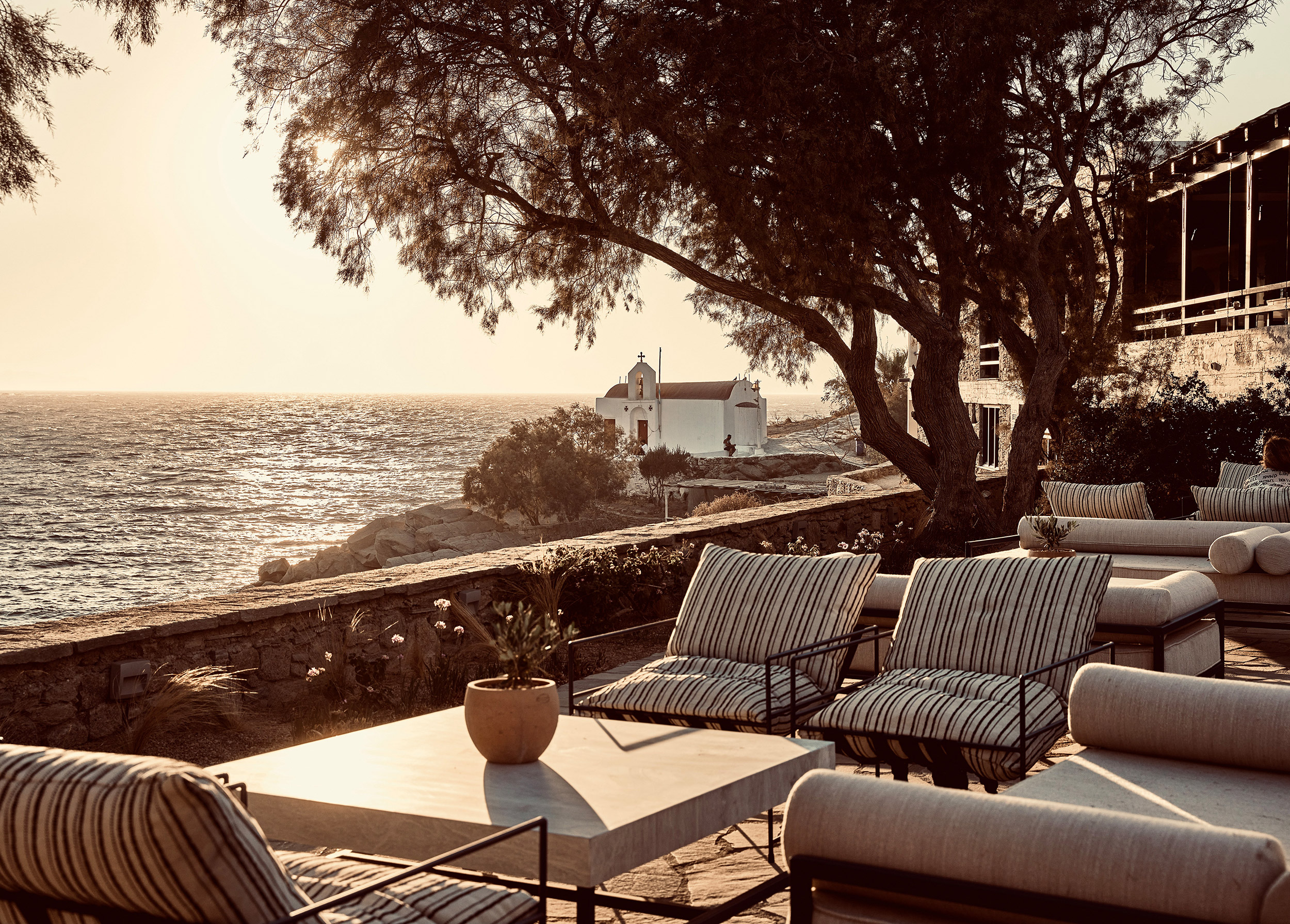 G 13 Mykonos Theoxenia