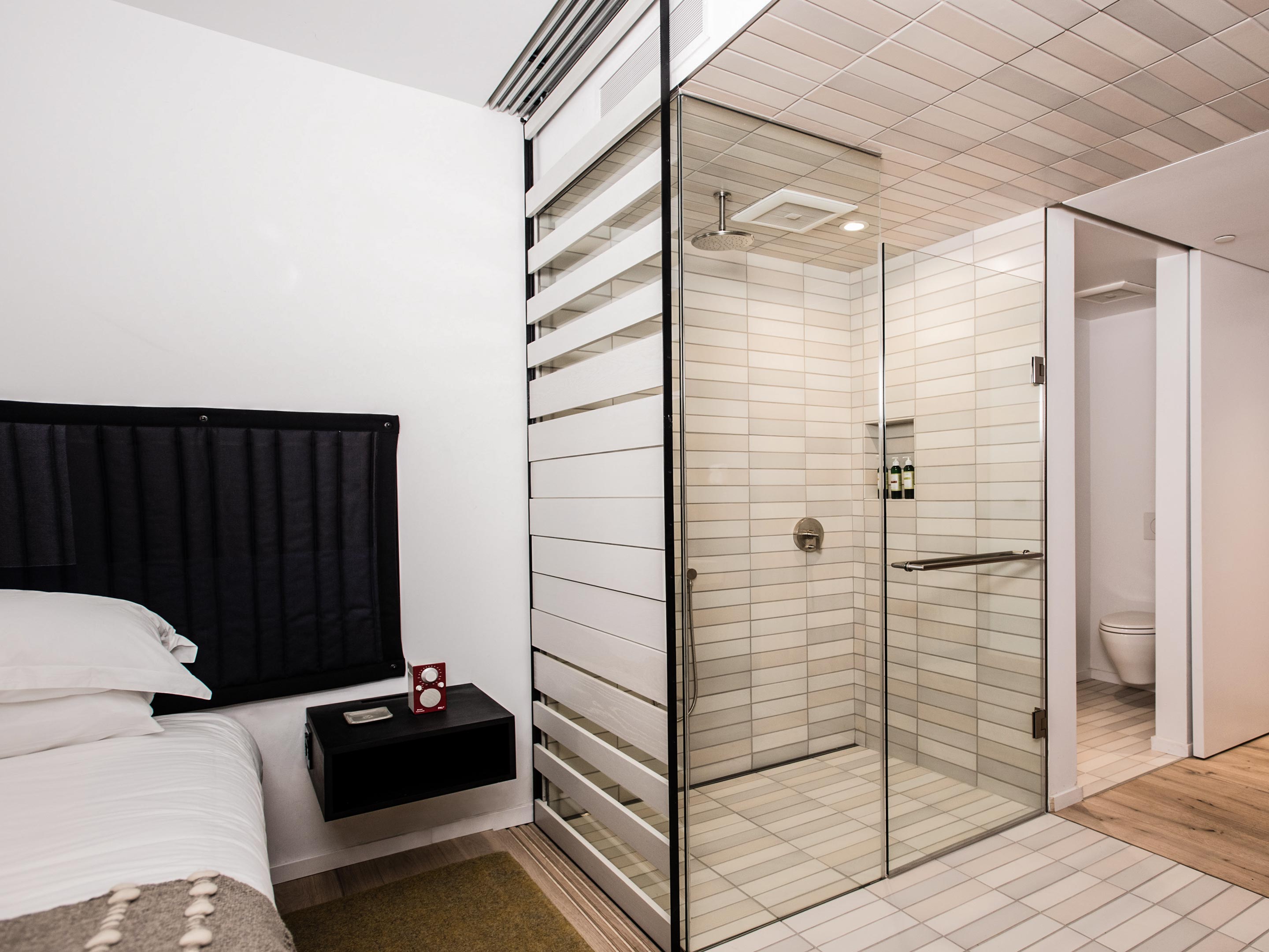 Harmon Guest House Harmong King in Healdsburg