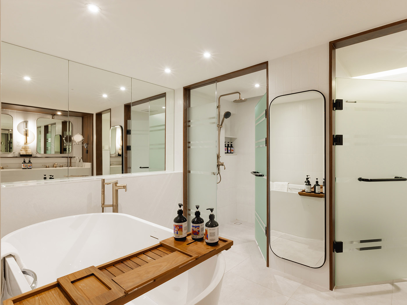 Public House Bangkok One Bedroom Suite R V2 07