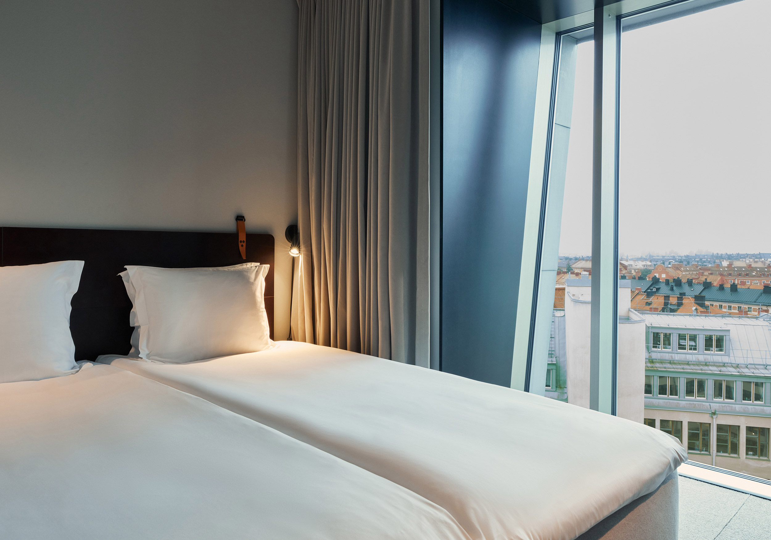 G 02 Blique By Nobis (2)