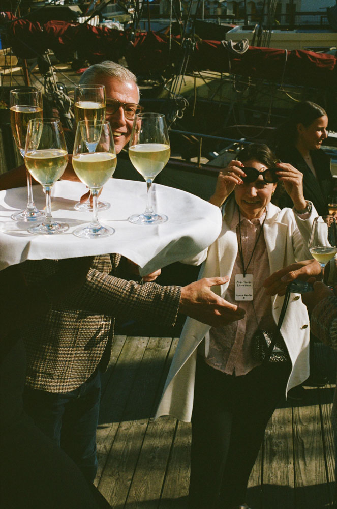 DH24 CE Amsterdam Travelpro09