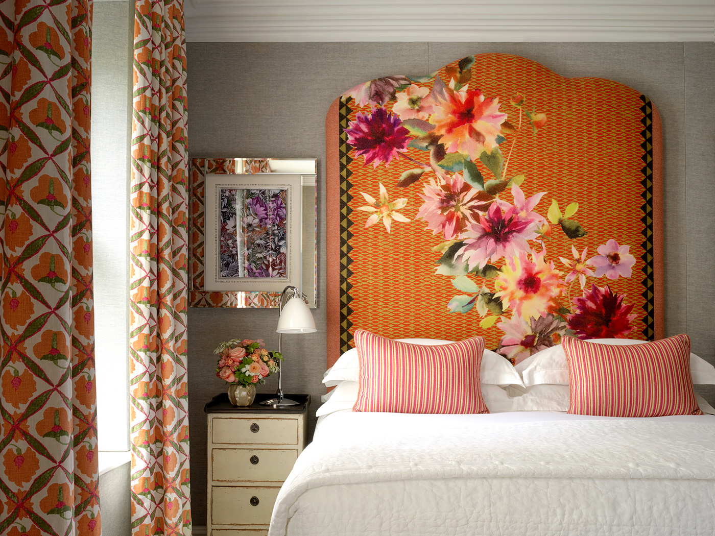 Knightsbridge Luxury Room R 02