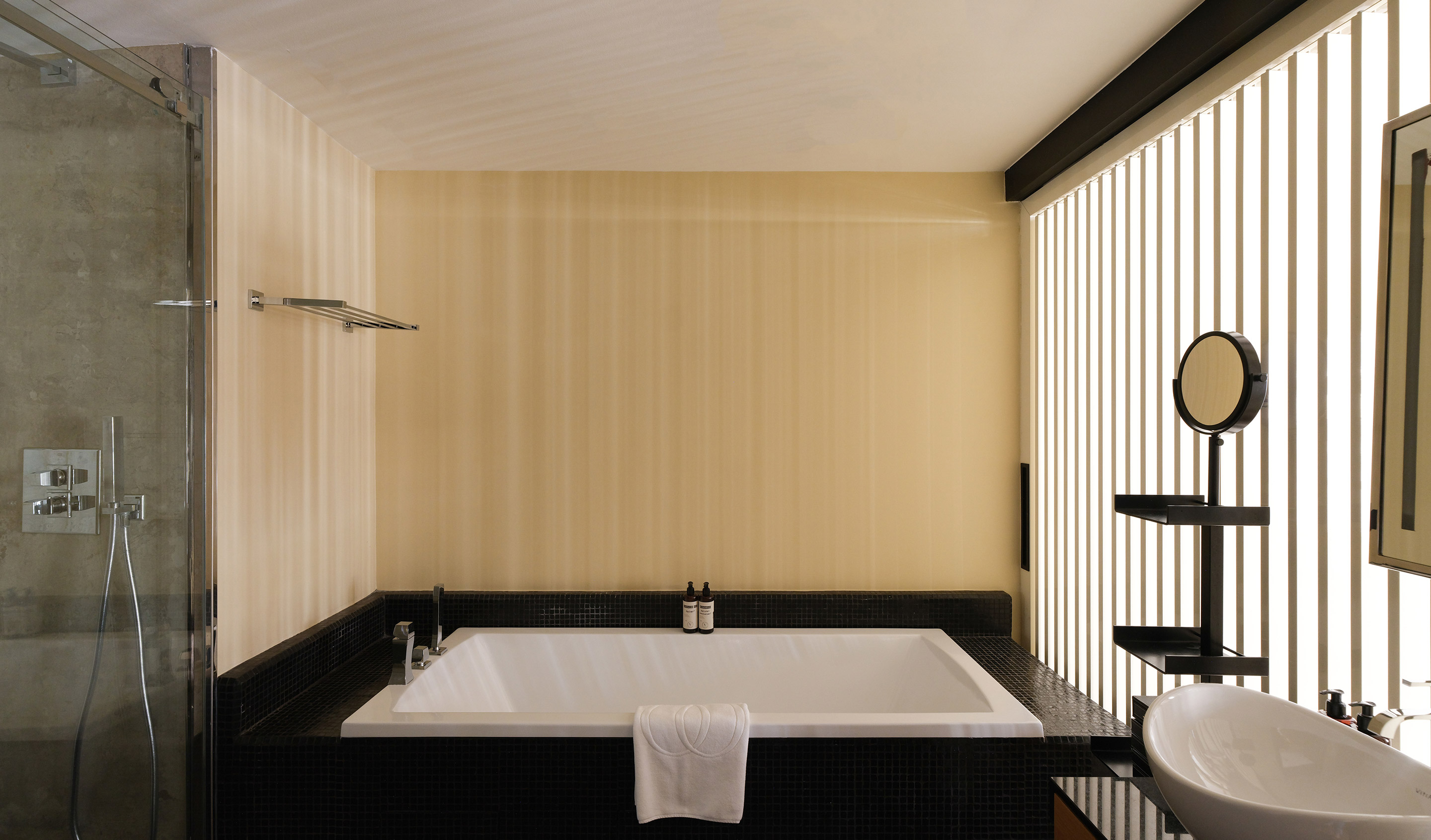 G 11 Five Seas Hotel Cannes