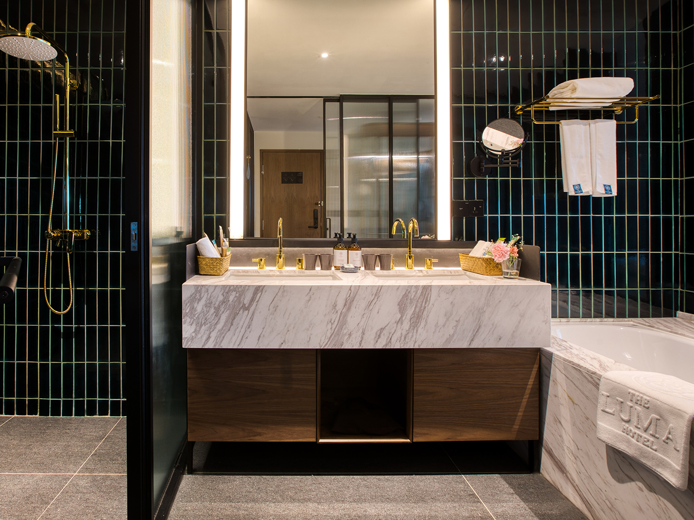 The Luma Emerald Orginal R 04