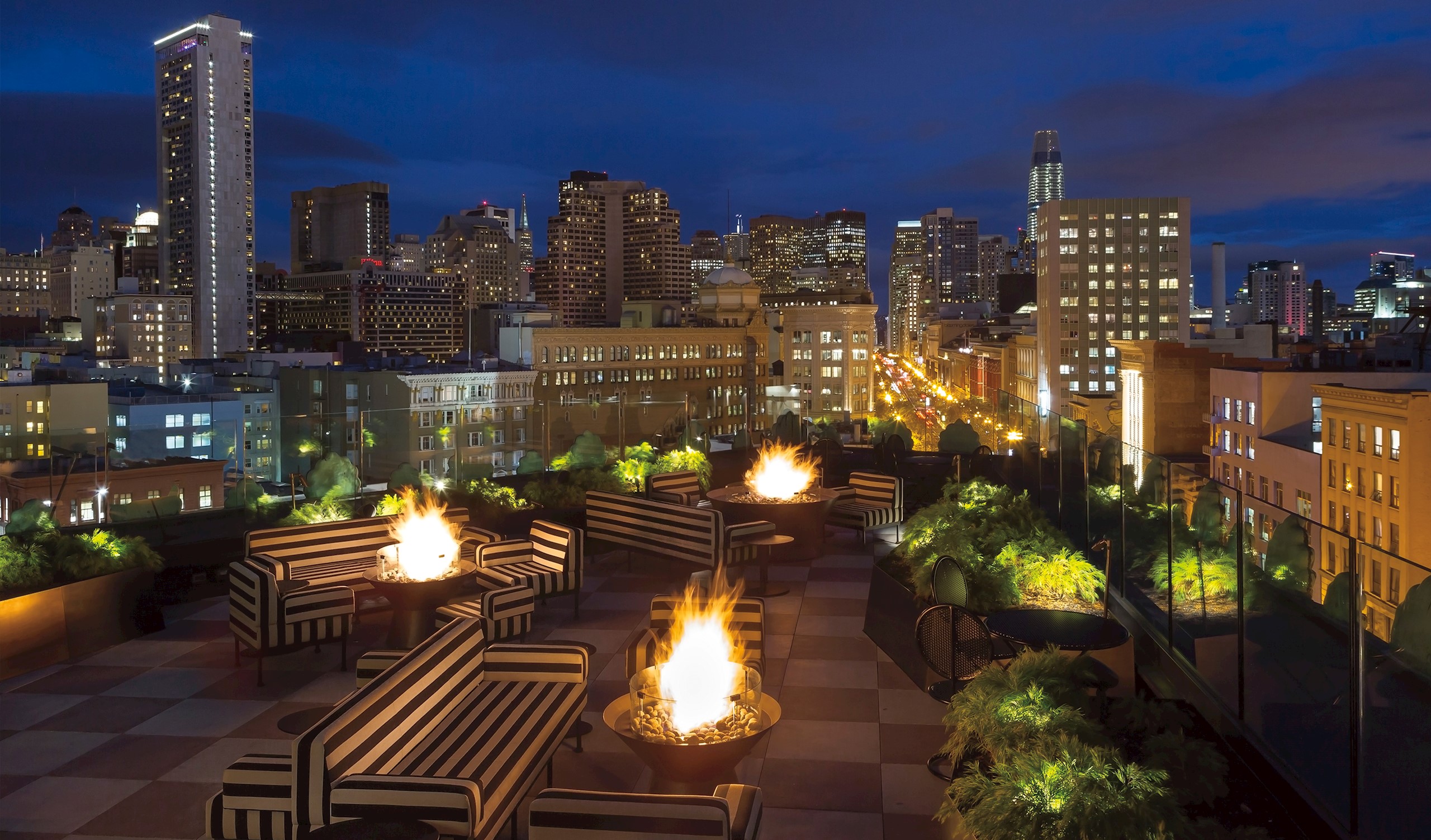 san-francisco-proper-hotel-rooftop-city-view-by-night-M-16-r.jpg