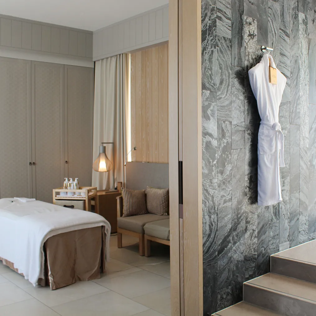 Gloria Manor Theme Box 02 Wellness 01