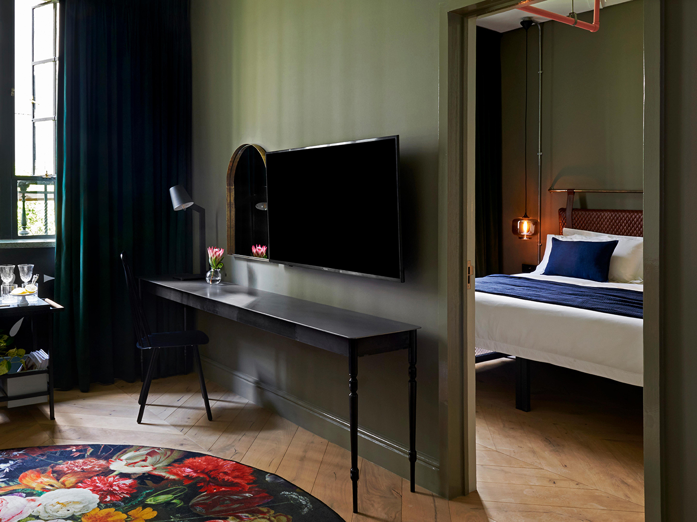 Gorgeous George One Bedroom Suite R 02