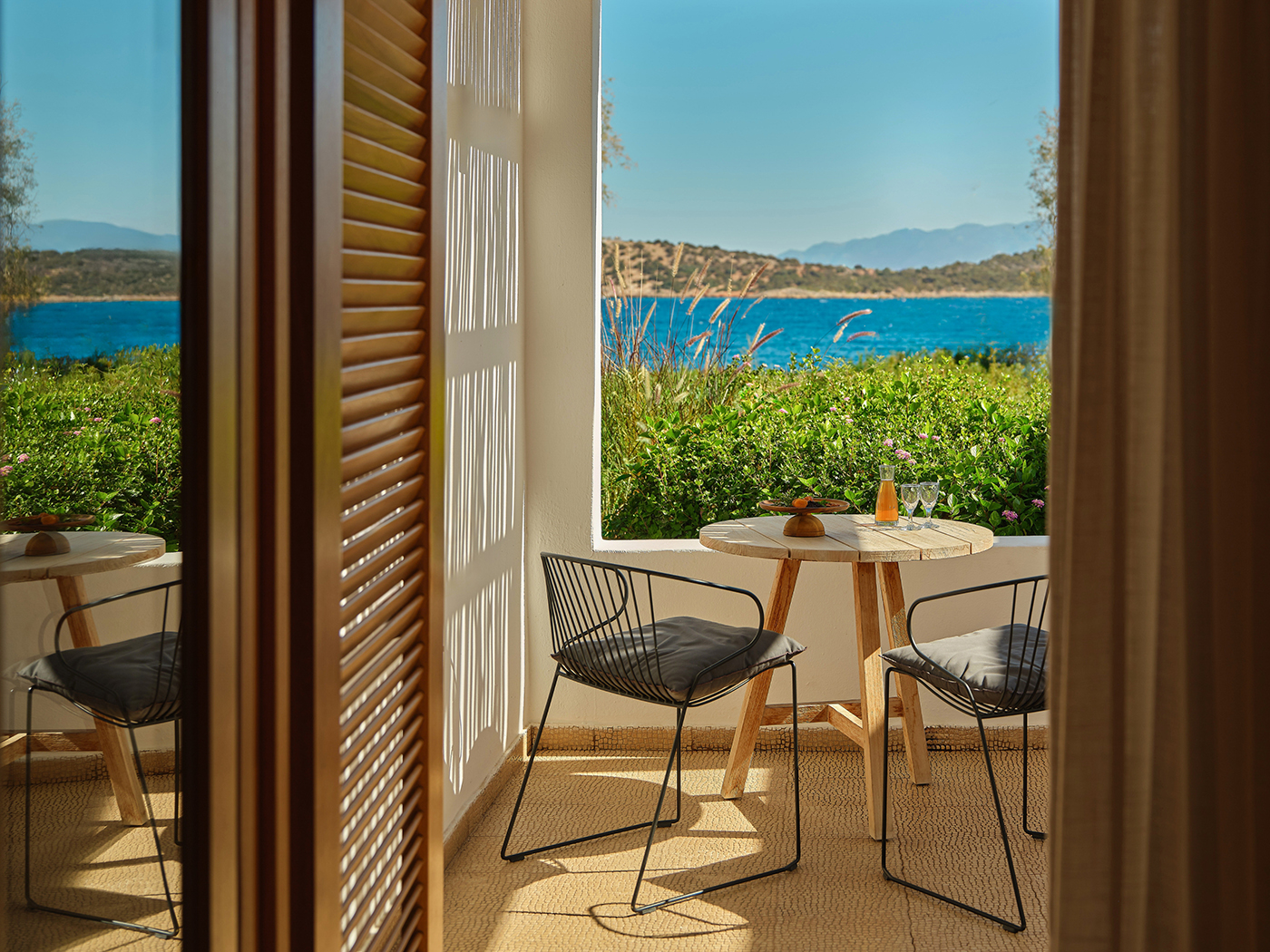 Minos Beach Superior Seafront Bungalow R 03