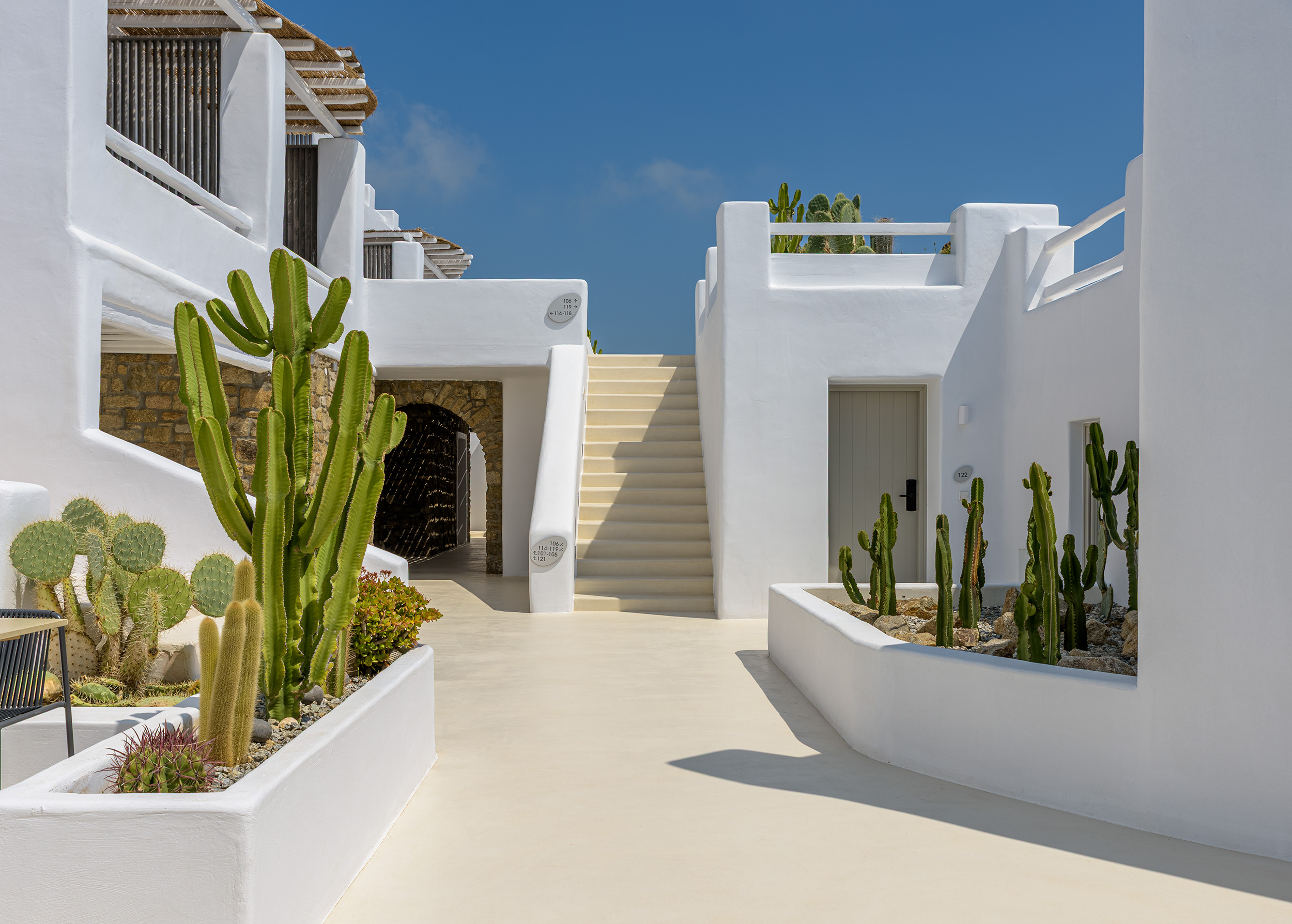 G 12 Rocabella Mykonos