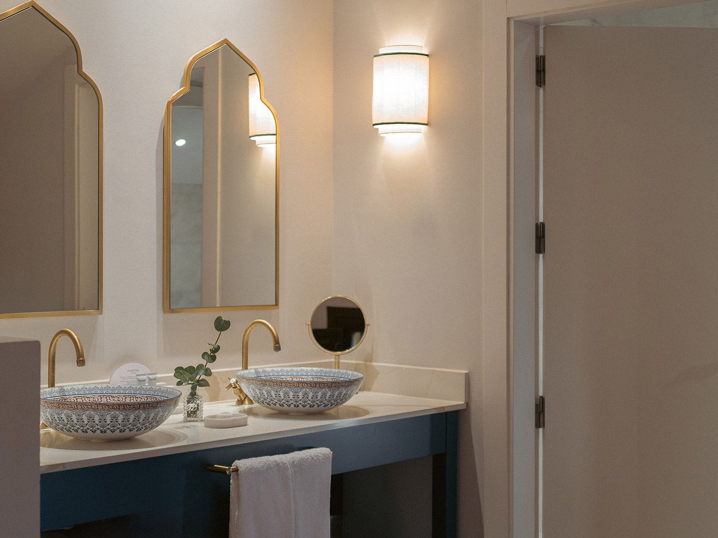 Hospes Palacio De Los Patos Deluxe Double Room V5 R 08