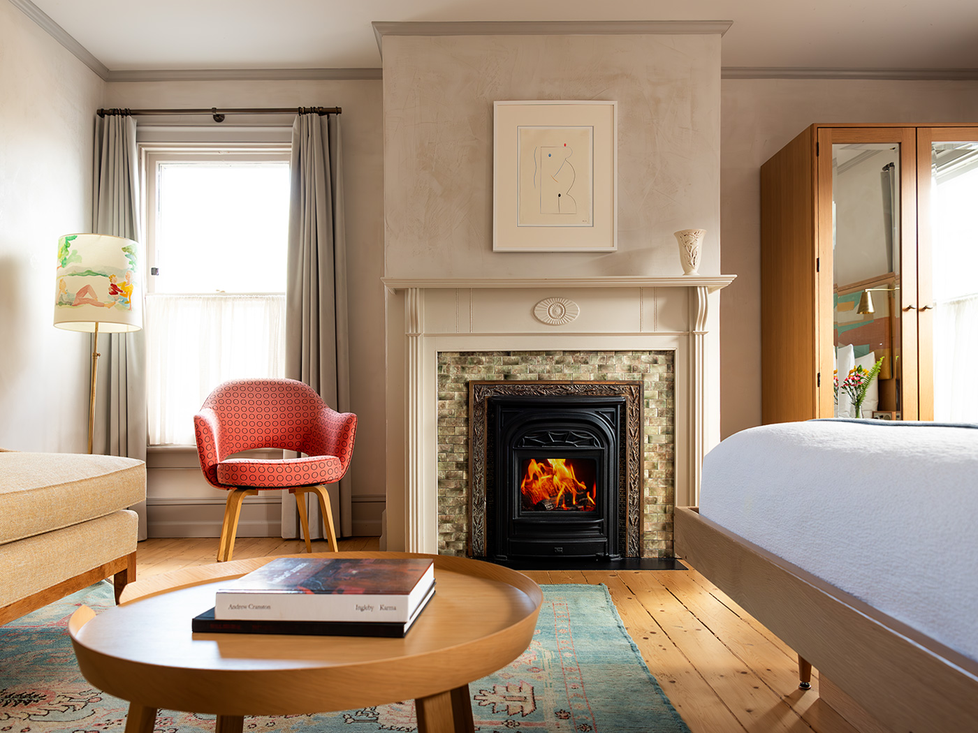 Hotel Kinsley John St Grand Queen Fireplace R 02