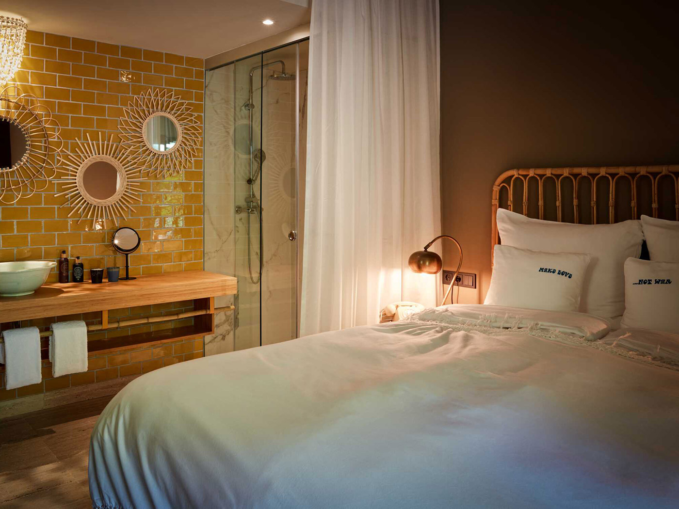 Bikini Island Garden Room R V2 03