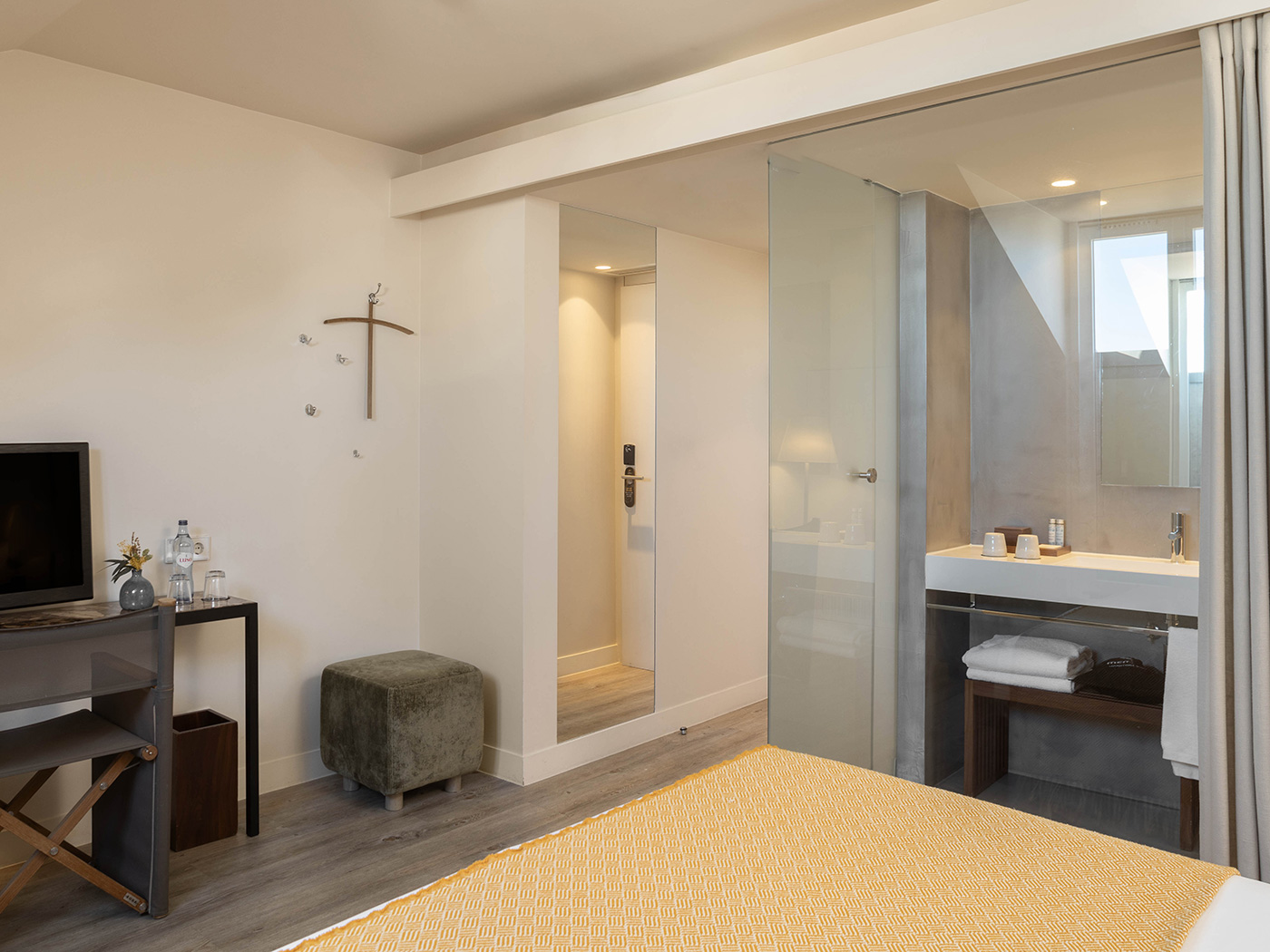 Memmo Alfama Mansard Room R 03