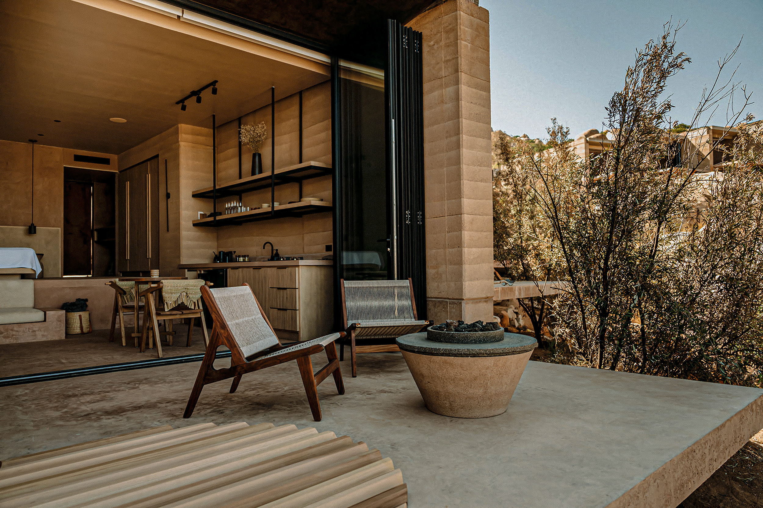 G 19 Mira Earth Studios Mexico