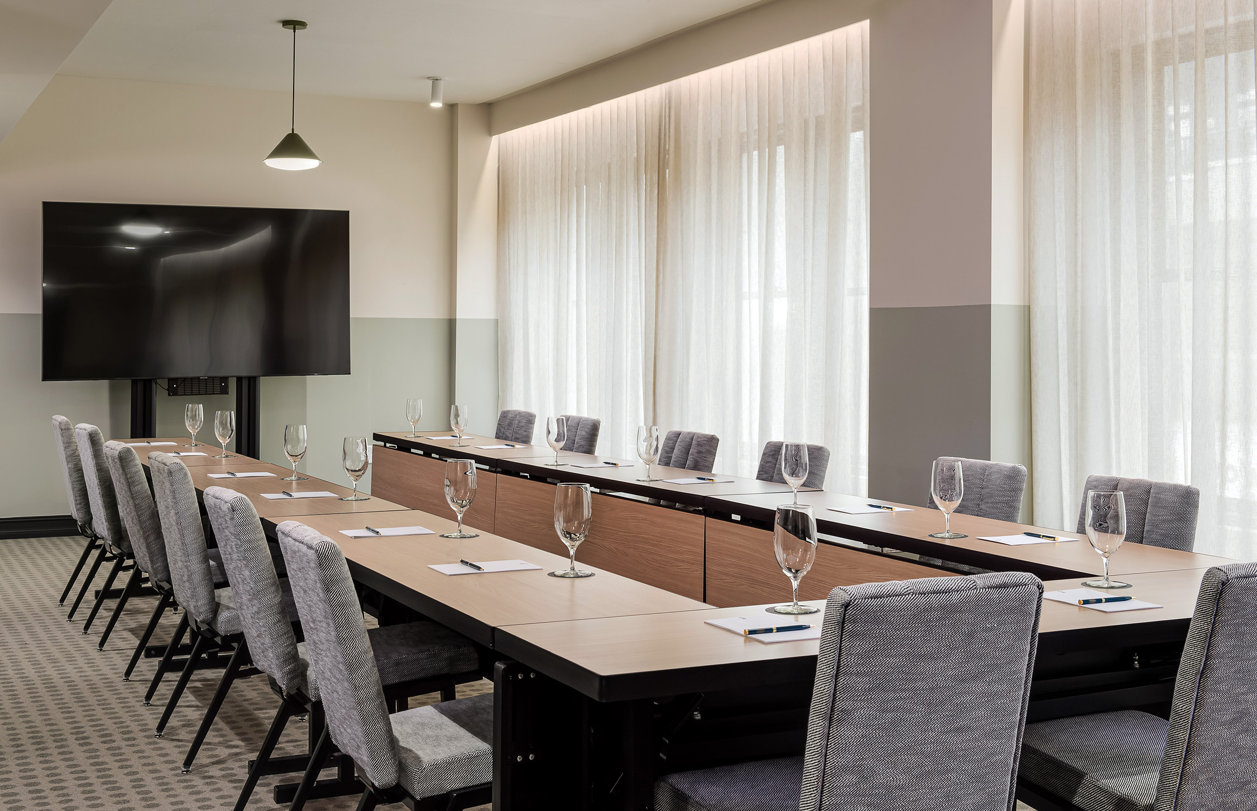 G 27 The Flat Rion Hotel