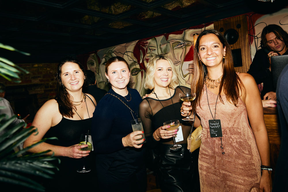 DH SALES24 S NY Travelpro 04